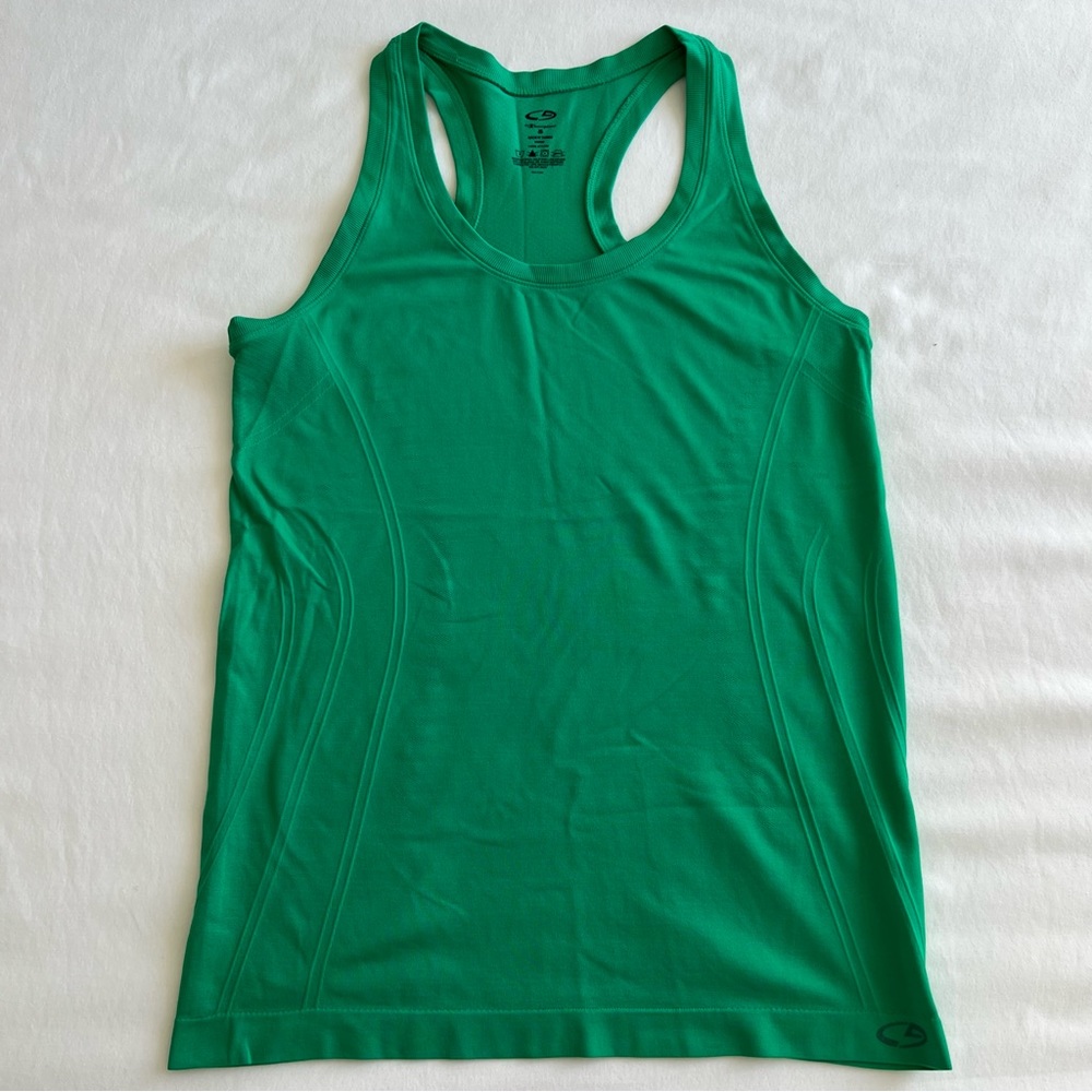 Champion Tank- like new